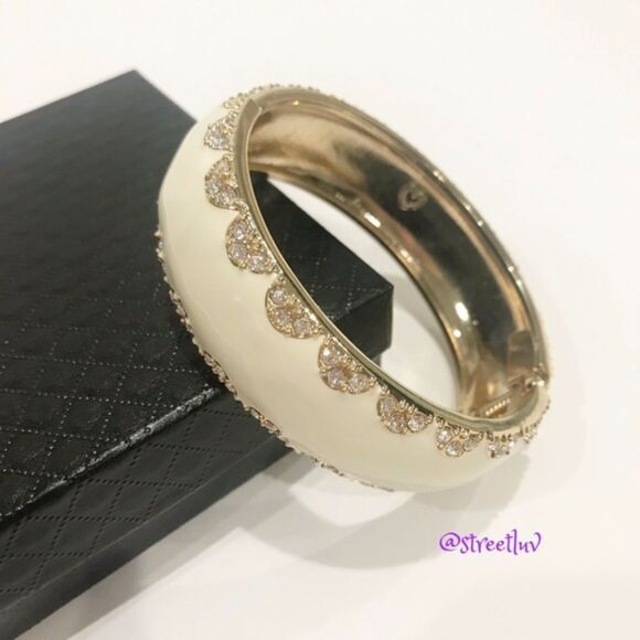 🎃 stella & dot ~ sloane enamel bangle bracelet ~ cream crystals ~ retired - Picture 1 of 7